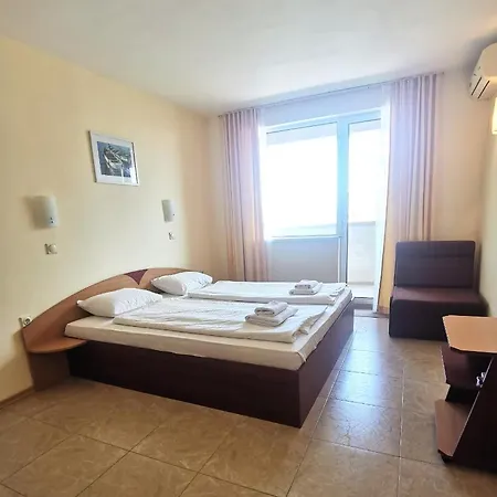 Hausburg Sea View Appartamento Ravda